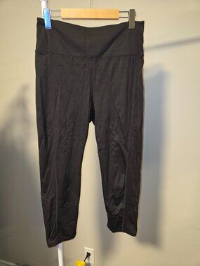 Stradivarius Black Cropped Leggings | Size Small | Stretch Athletic Pants